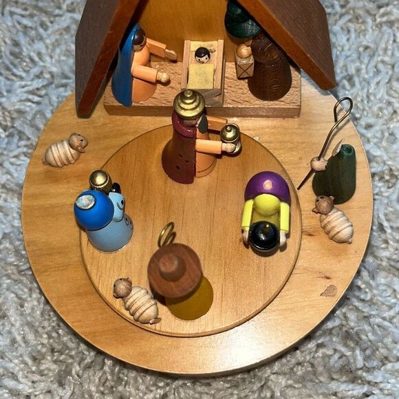 ERZGEBIRGE CHRISTMAS NATIVITY German Music Box European Plays Silent Night - Picture 9 of 16